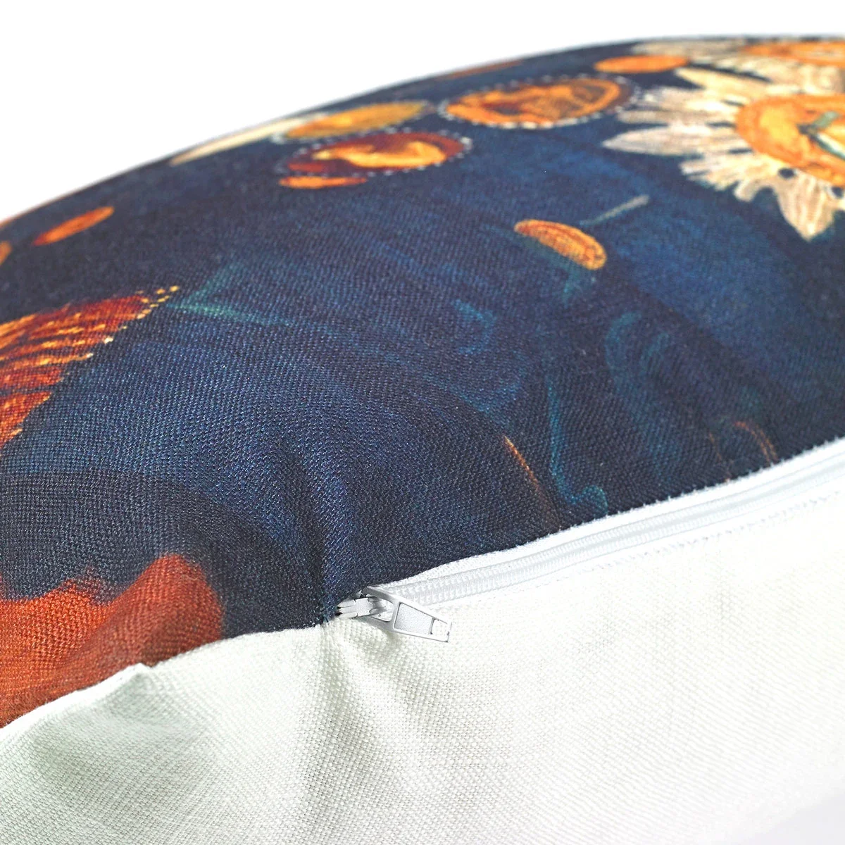 Linen cushion zip